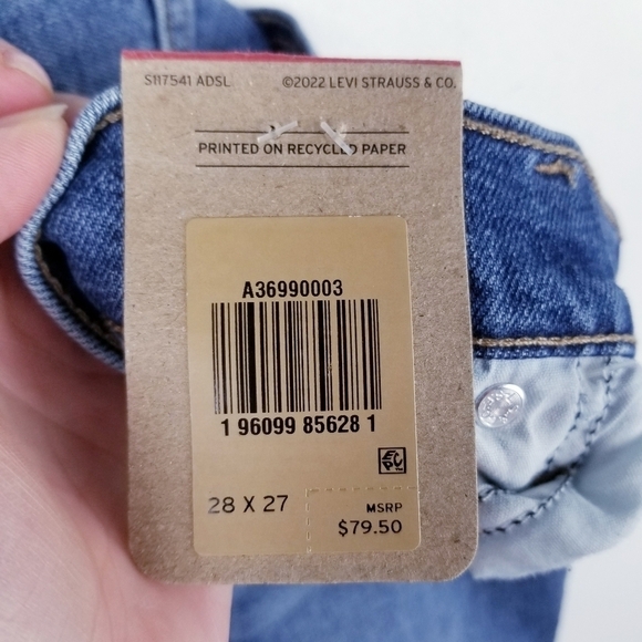 Levi's SilverTab A36990003 High-Waisted Mom Jean NWT - Picture 6 of 9